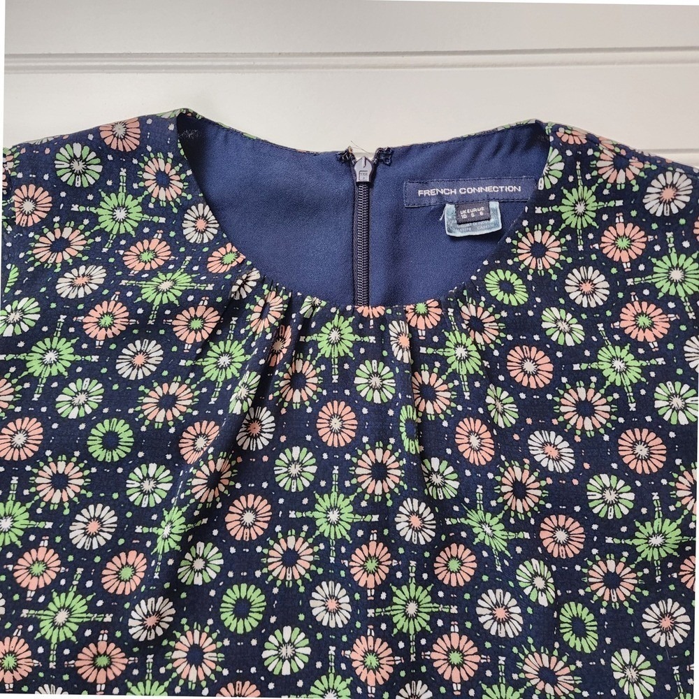 French Connection Womens Size 10 Navy Floral Print Short Sleeve Shirt